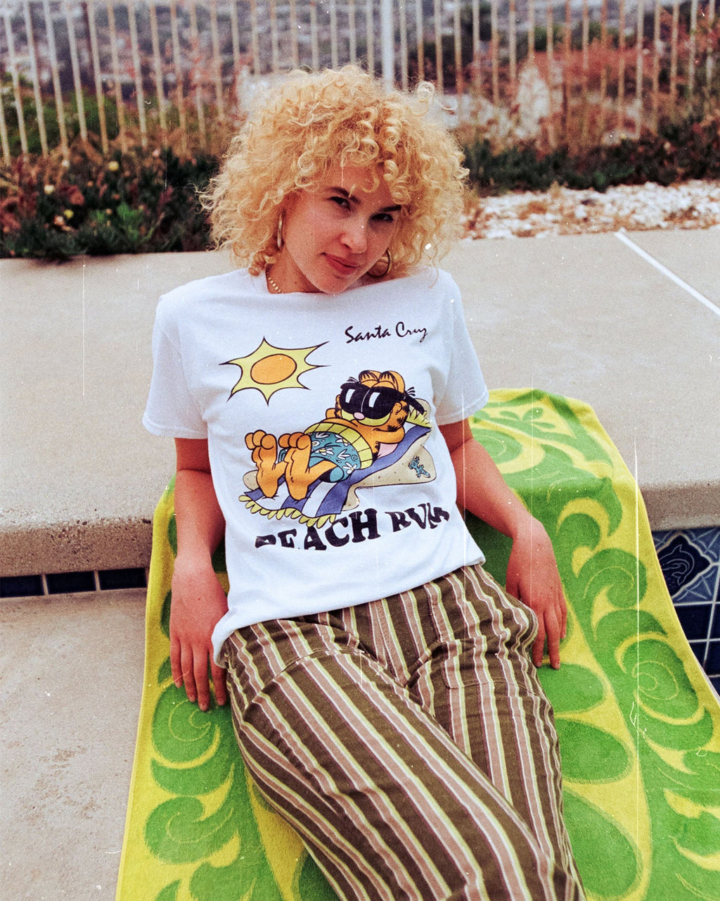 Garfield Beach Bum Flea Market Tee product image 2