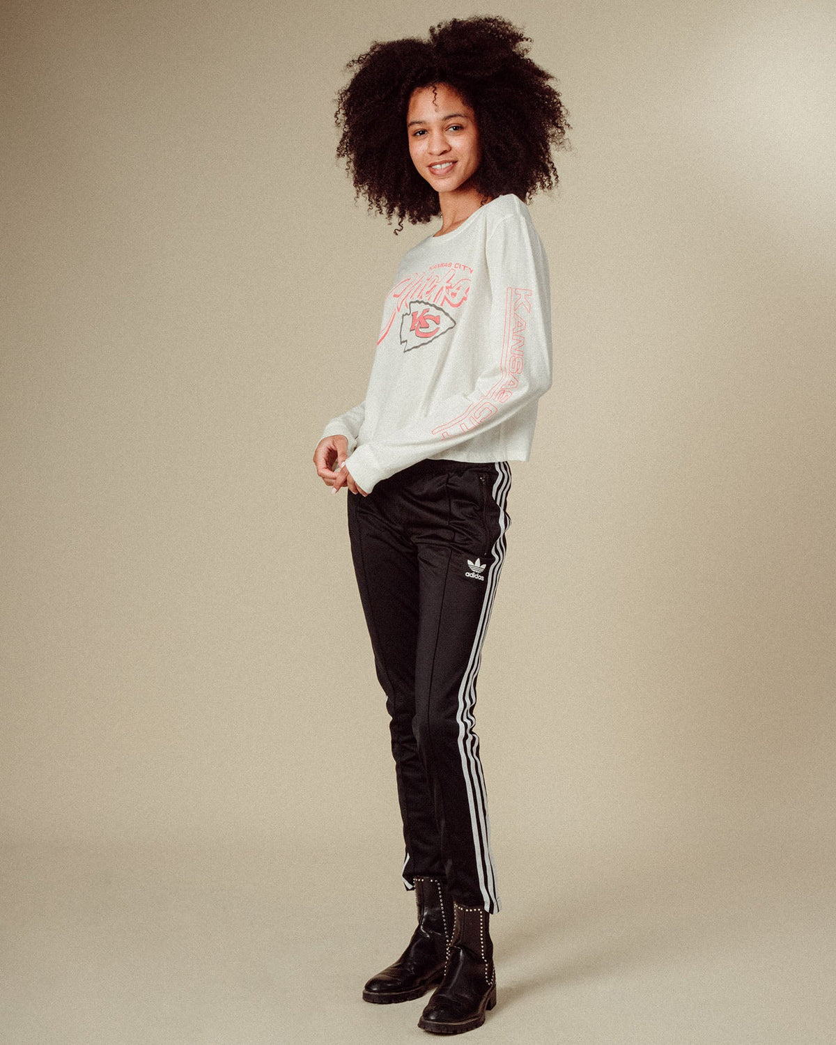 Women's Kansas City Chiefs Touchdown Long Sleeve Cropped Tee product image 2